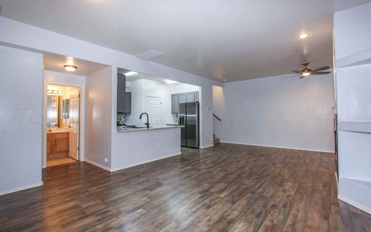1123 Leaf Ln - Photo 5 of 11