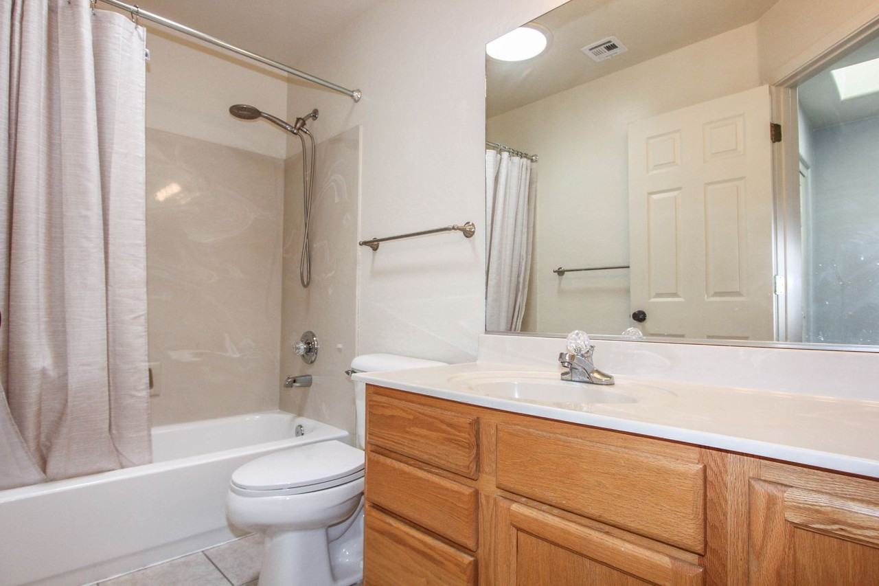 1123 Leaf Ln - Photo 7 of 11