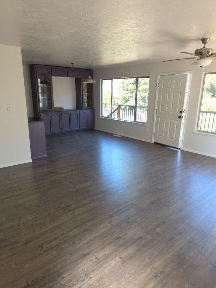 9247 Fairway Dr - Photo 4 of 18
