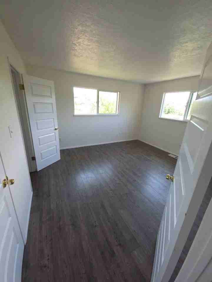 9247 Fairway Dr - Photo 6 of 18