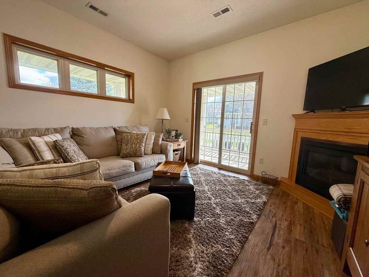 7792 Palomino Ave Ne - Photo 3 of 29