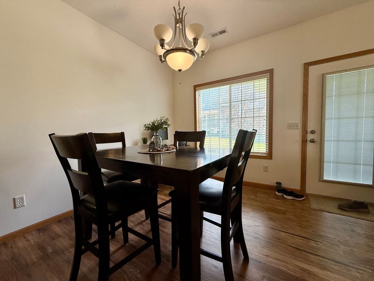 7792 Palomino Ave Ne - Photo 5 of 29