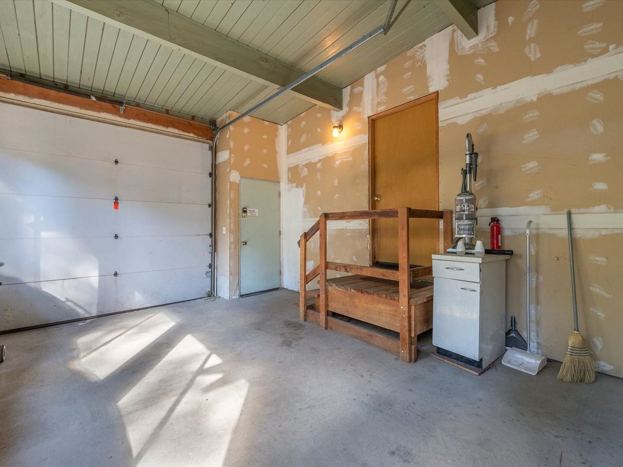 426 Raccoon St - Photo 5 of 21