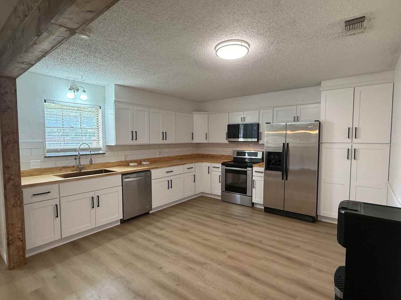 3106 Sierra Dr - Photo 4 of 19