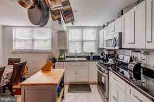 1100A E Sharpnack St - Photo 1 of 1