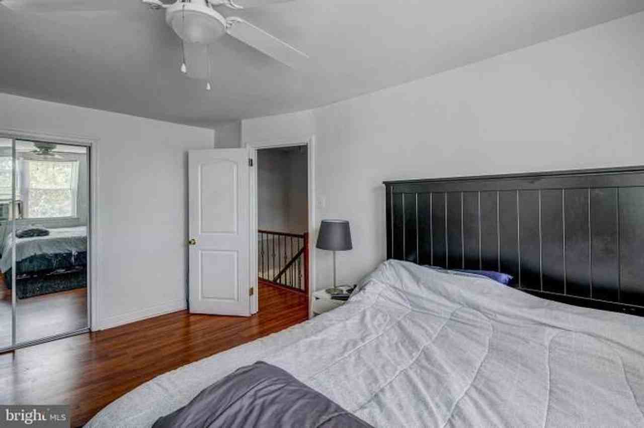 1100A E Sharpnack St - Photo 6 of 11