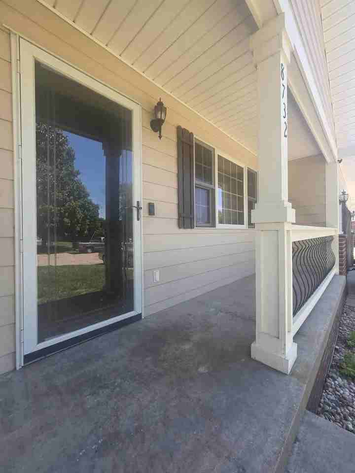 8732 Eagles Landing Dr - Photo 3 of 43