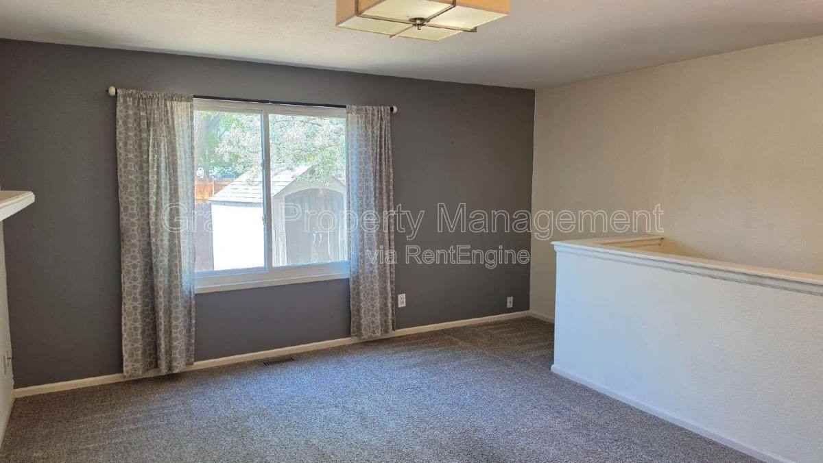 11748 Fillmore Pl - Photo 2 of 10