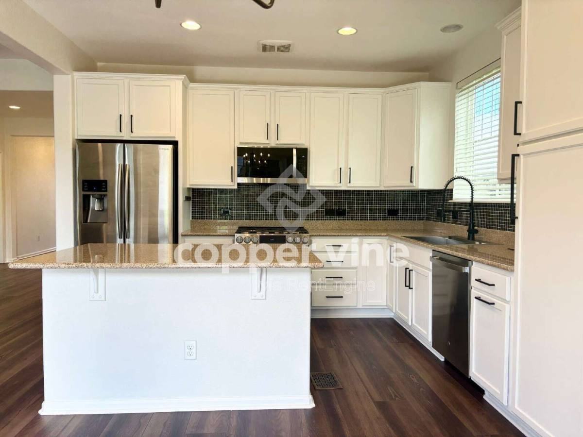 14189 St Paul St - Photo 3 of 10
