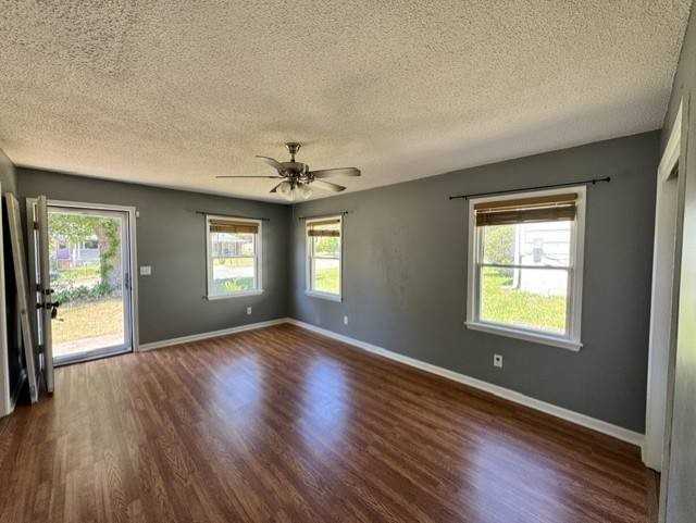 2727 Atlantic St - Photo 3 of 10