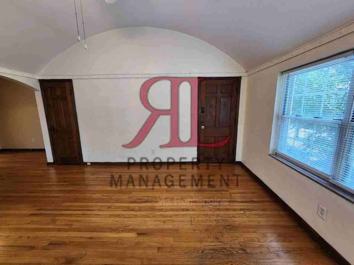 1088 NW Blvd #D - Photo 3 of 10
