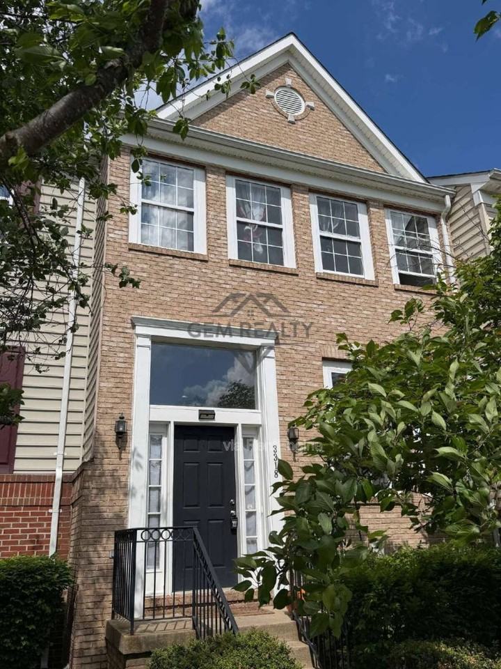 3318 Broker Ln - Photo 2 of 10