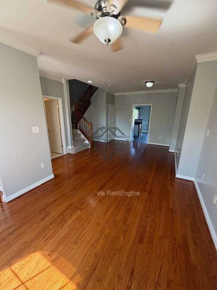 3318 Broker Ln - Photo 3 of 10