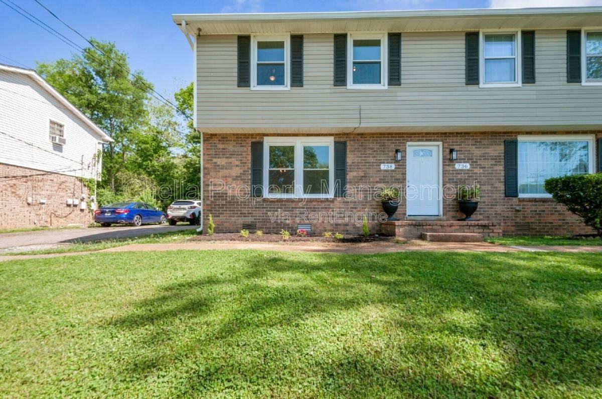 738 Mcpherson Dr - Photo 3 of 10