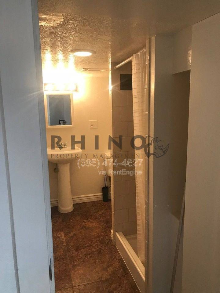 2885 Van Buren Ave #3 - Photo 6 of 9