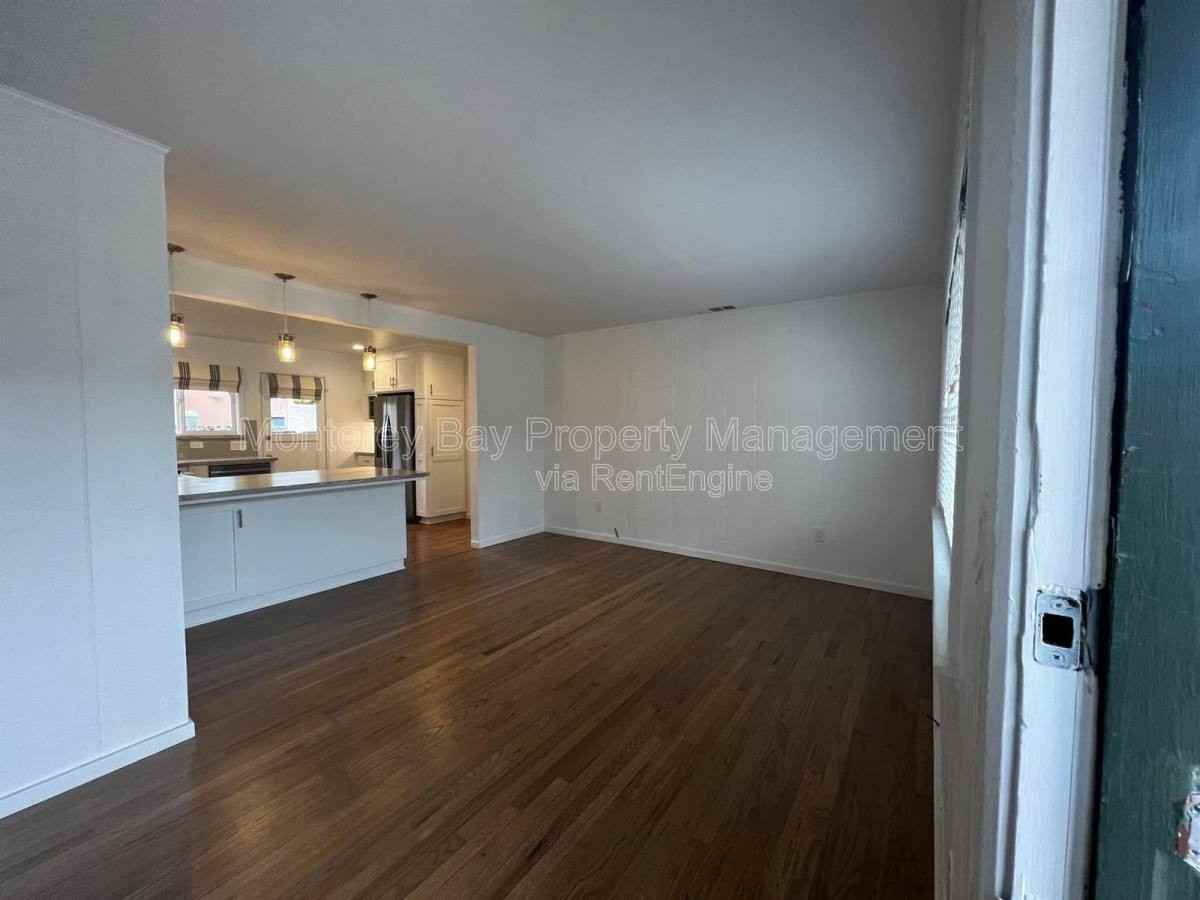 1250 5th St - Photo 2 of 8