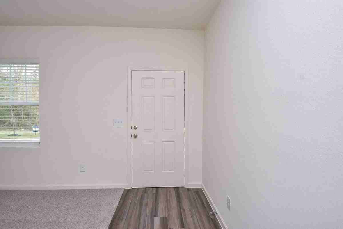 3603 Admiralty Dr - Photo 3 of 10