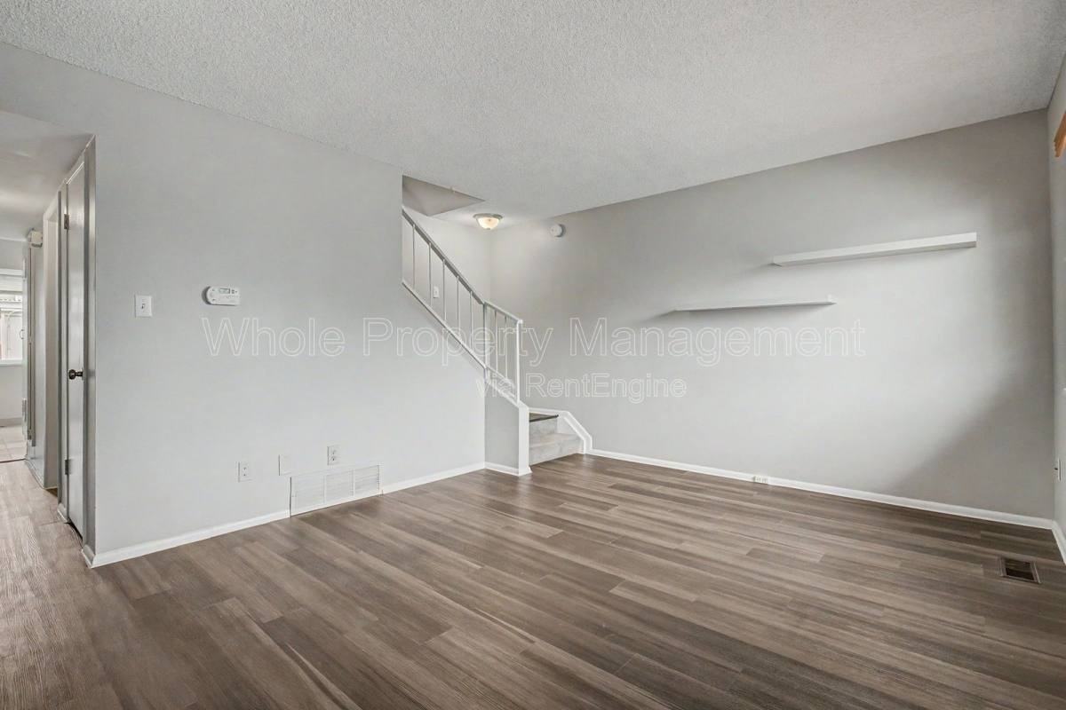 8705 Santa Fe Dr - Photo 3 of 10