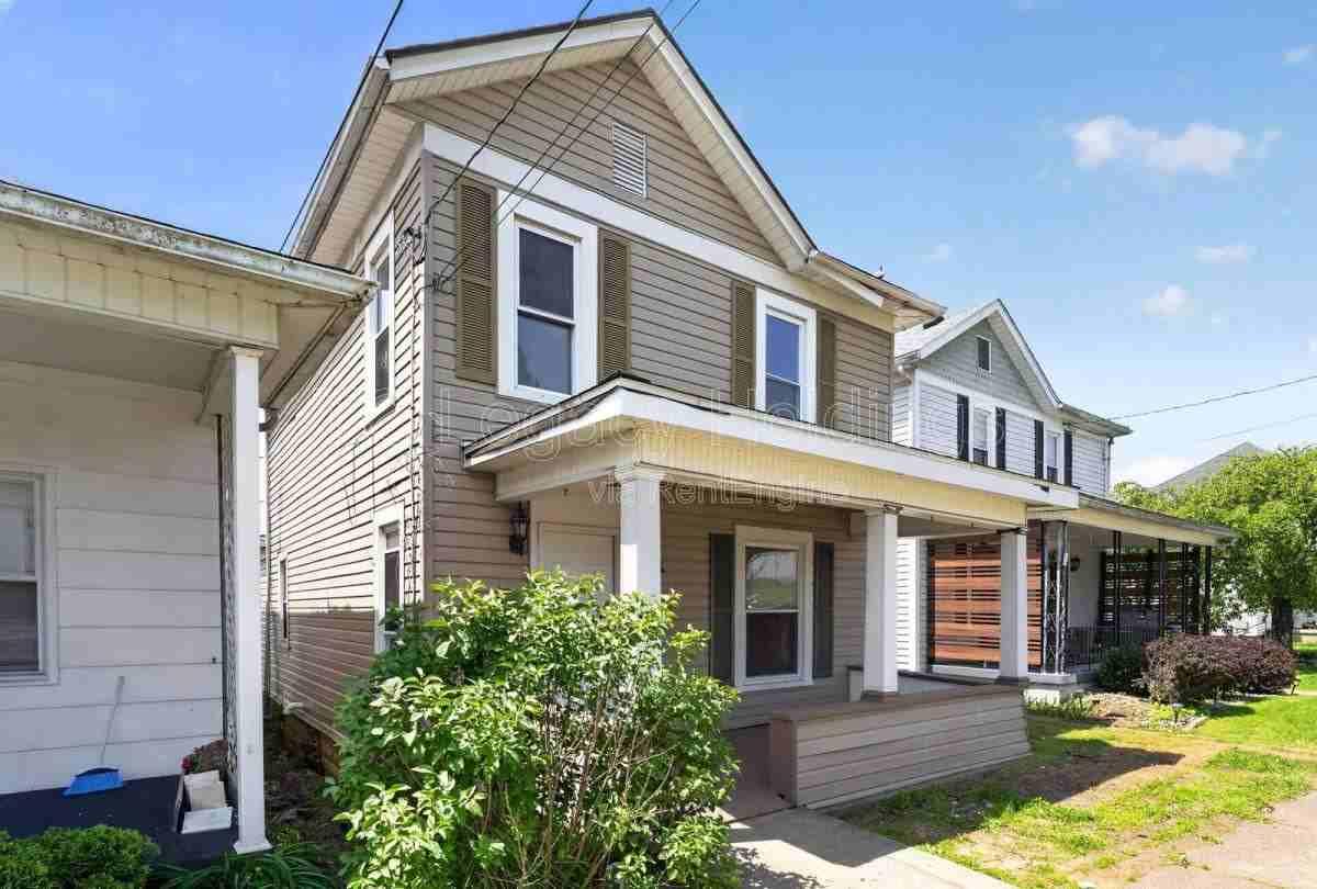 2113 Goff Ave - Photo 3 of 10