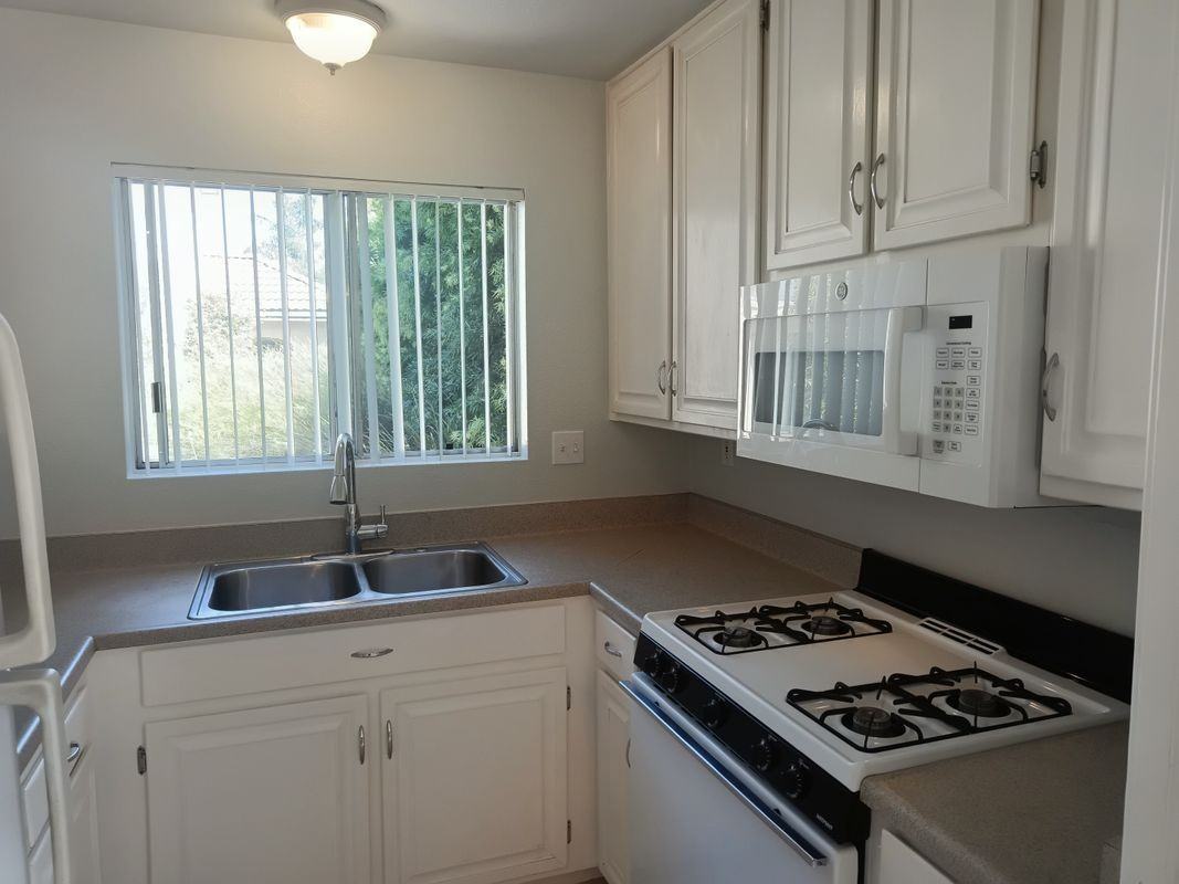 3654 42nd St - Photo 3 of 17