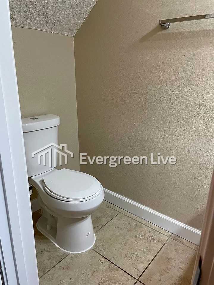 680 Carrier Dr - Photo 4 of 36