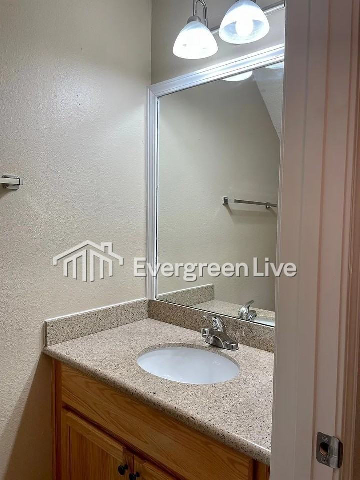 680 Carrier Dr - Photo 5 of 36
