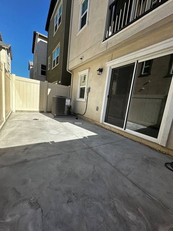 2539 Warner St - Photo 3 of 4