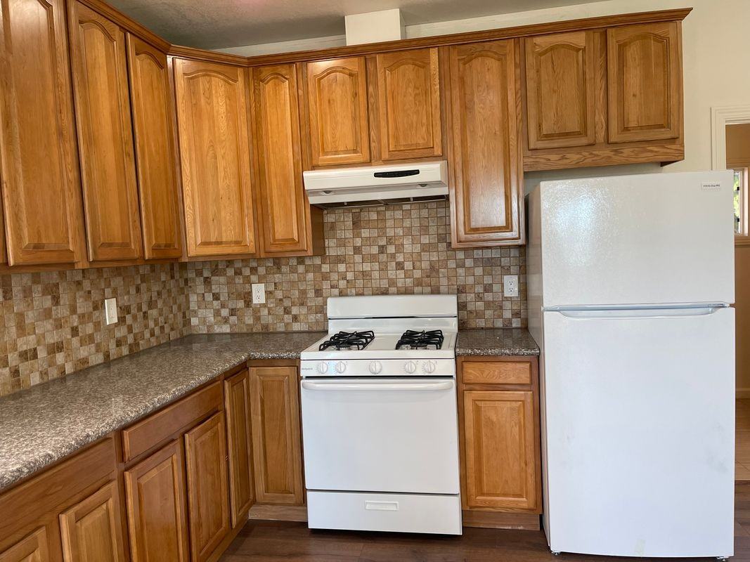 1396 E 27th St ##A - Photo 4 of 28