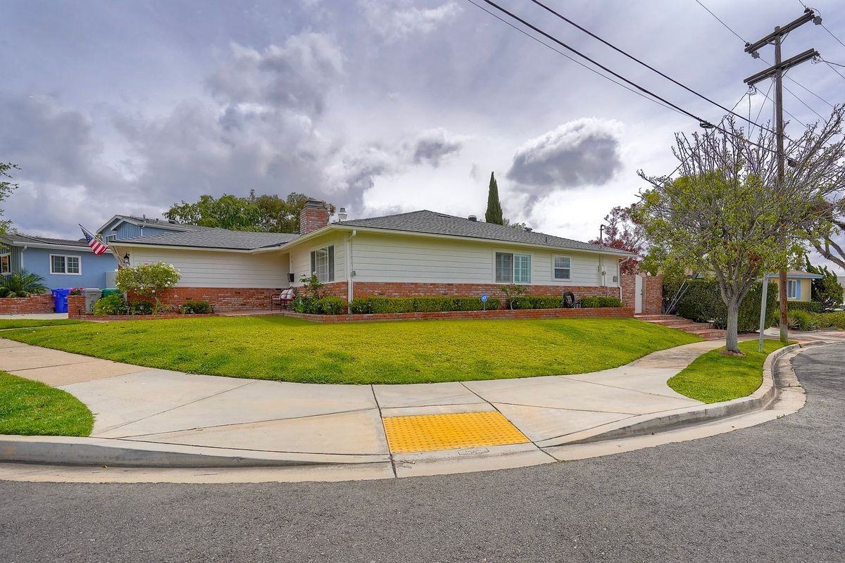 2511 Meadow Lark Dr - Photo 3 of 40