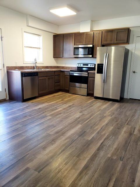 1333 N 27th St #4 - Photo 2 of 6