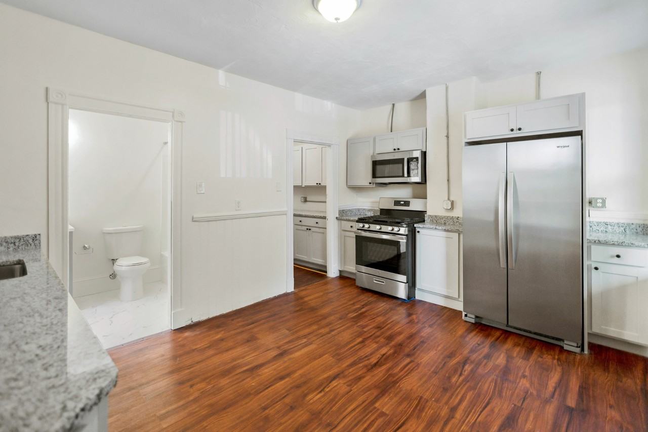 868 Huntington Ave #2