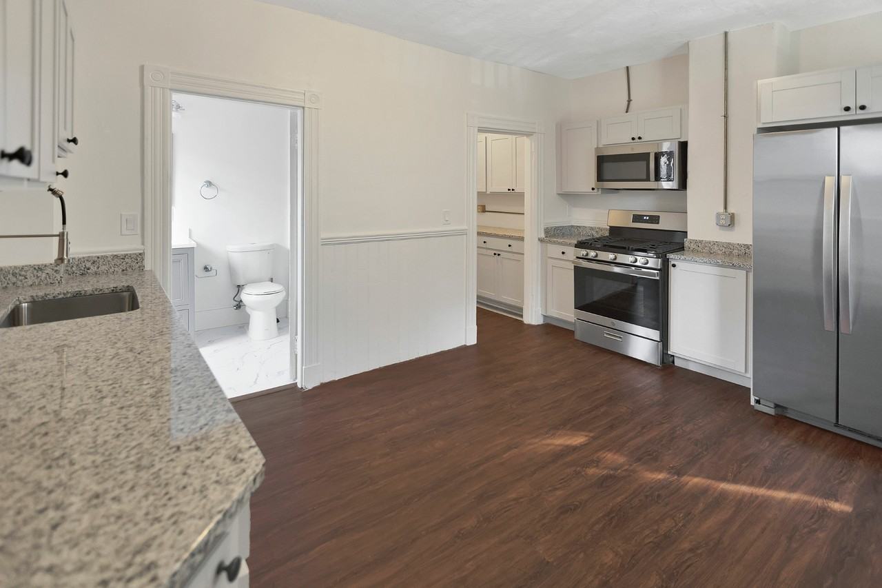868 Huntington Ave #3
