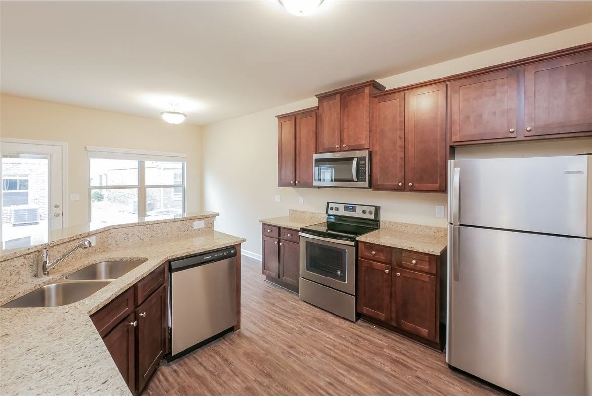315 Rankin Cir - Photo 3 of 13