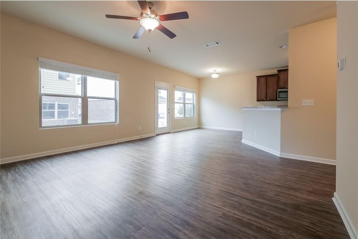 315 Rankin Cir - Photo 4 of 13