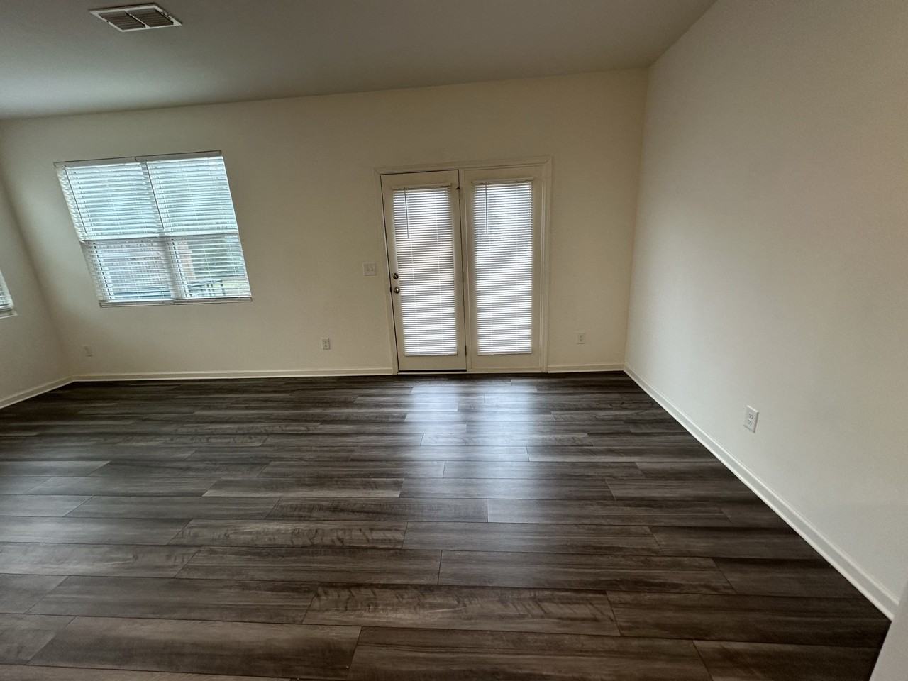 128 Swindon Dr - Photo 4 of 14