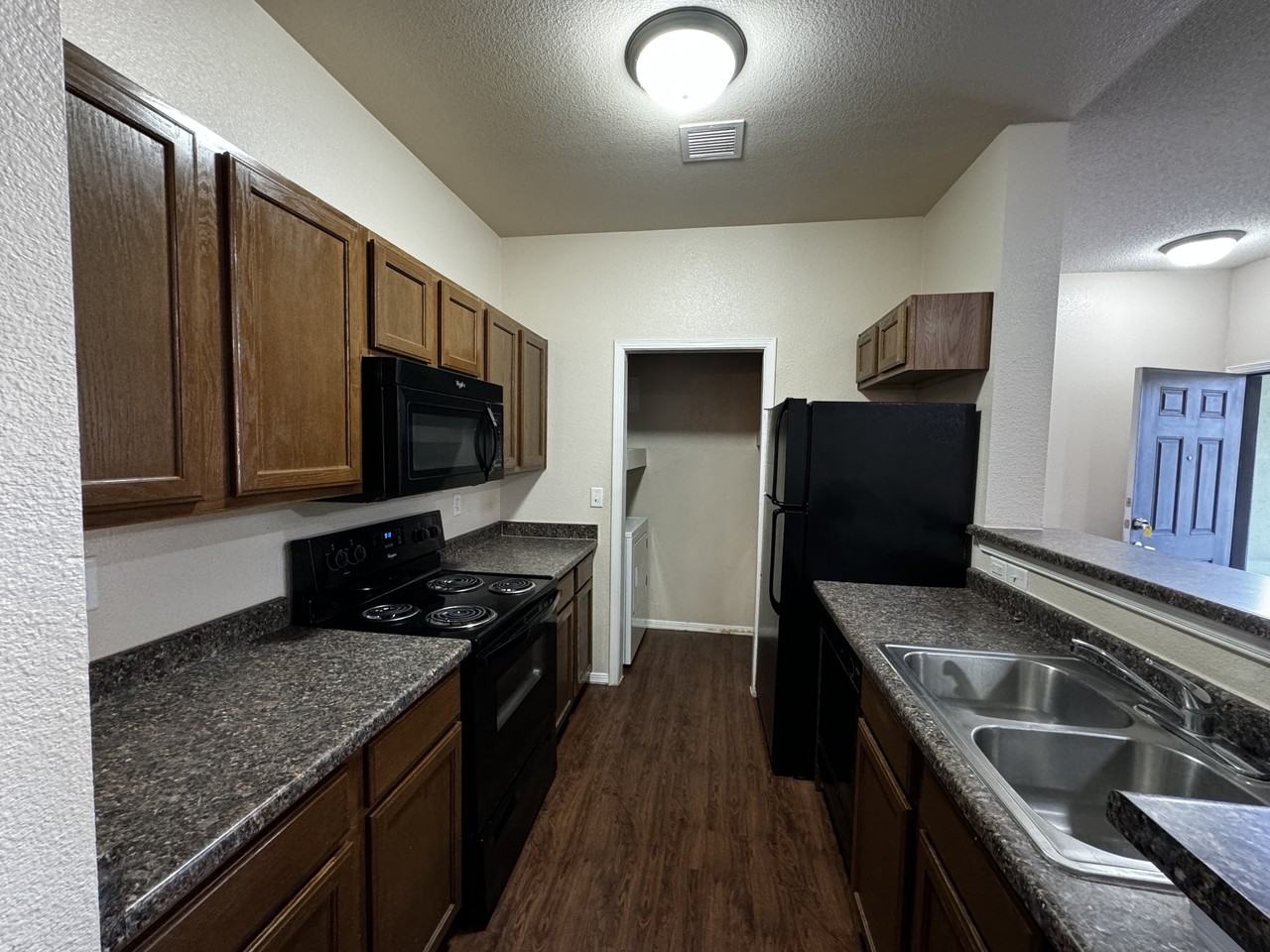 10626 Mccombs St #01 - Photo 5 of 10