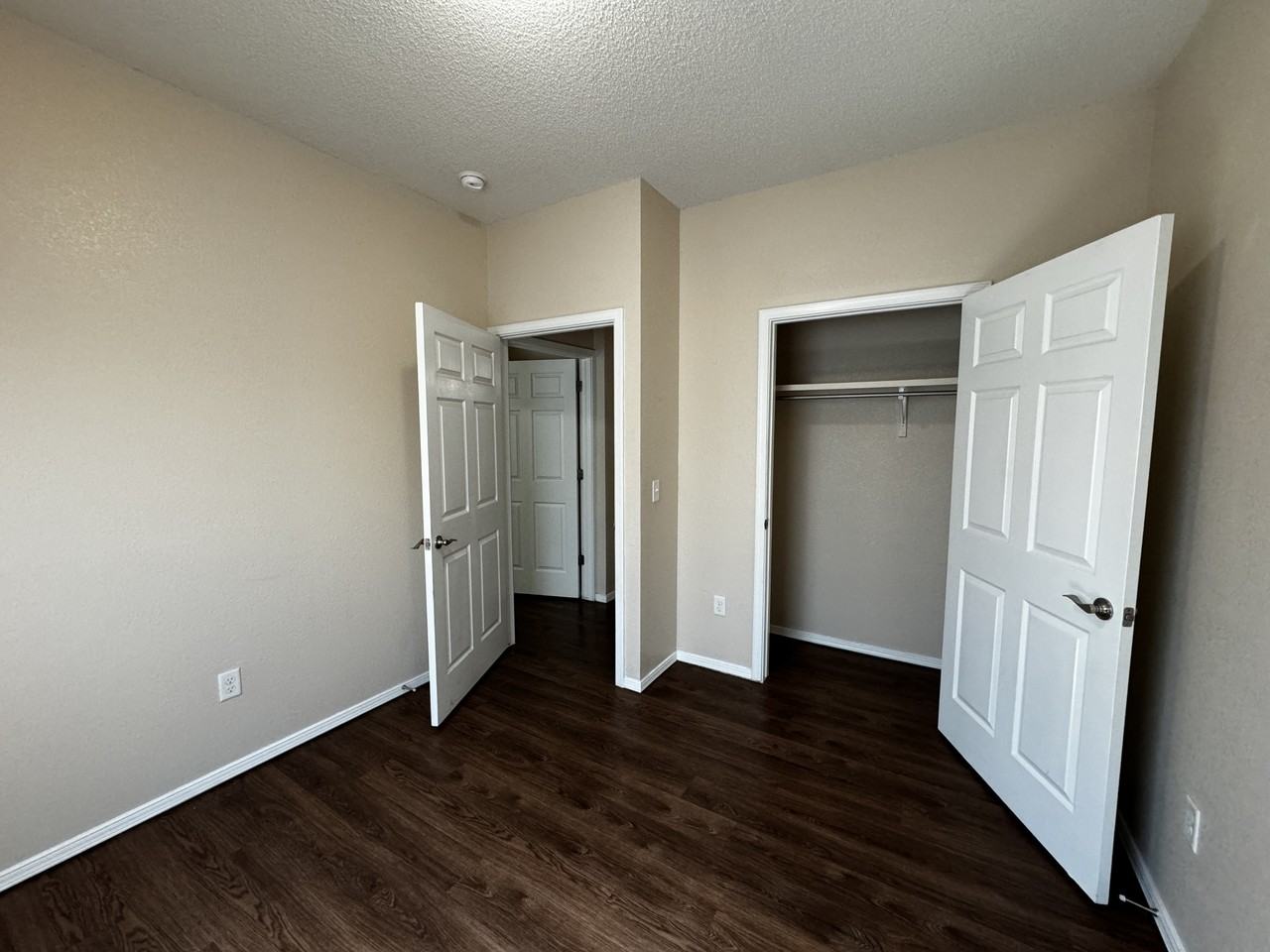 10626 Mccombs St #01 - Photo 3 of 10