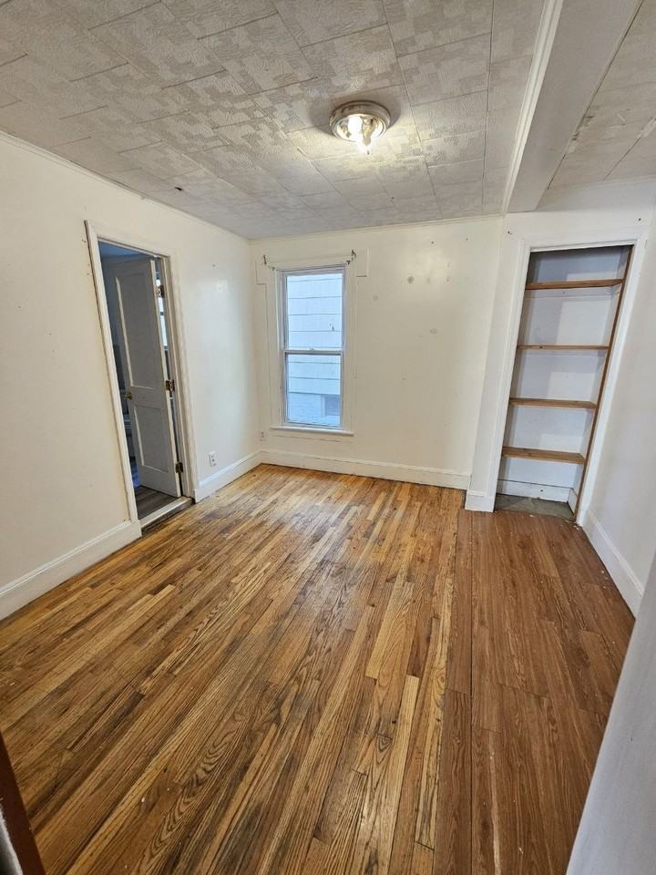36 Washington St - Photo 7 of 11