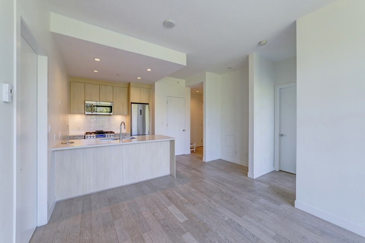 9060 University Crescent - Photo 3 of 15