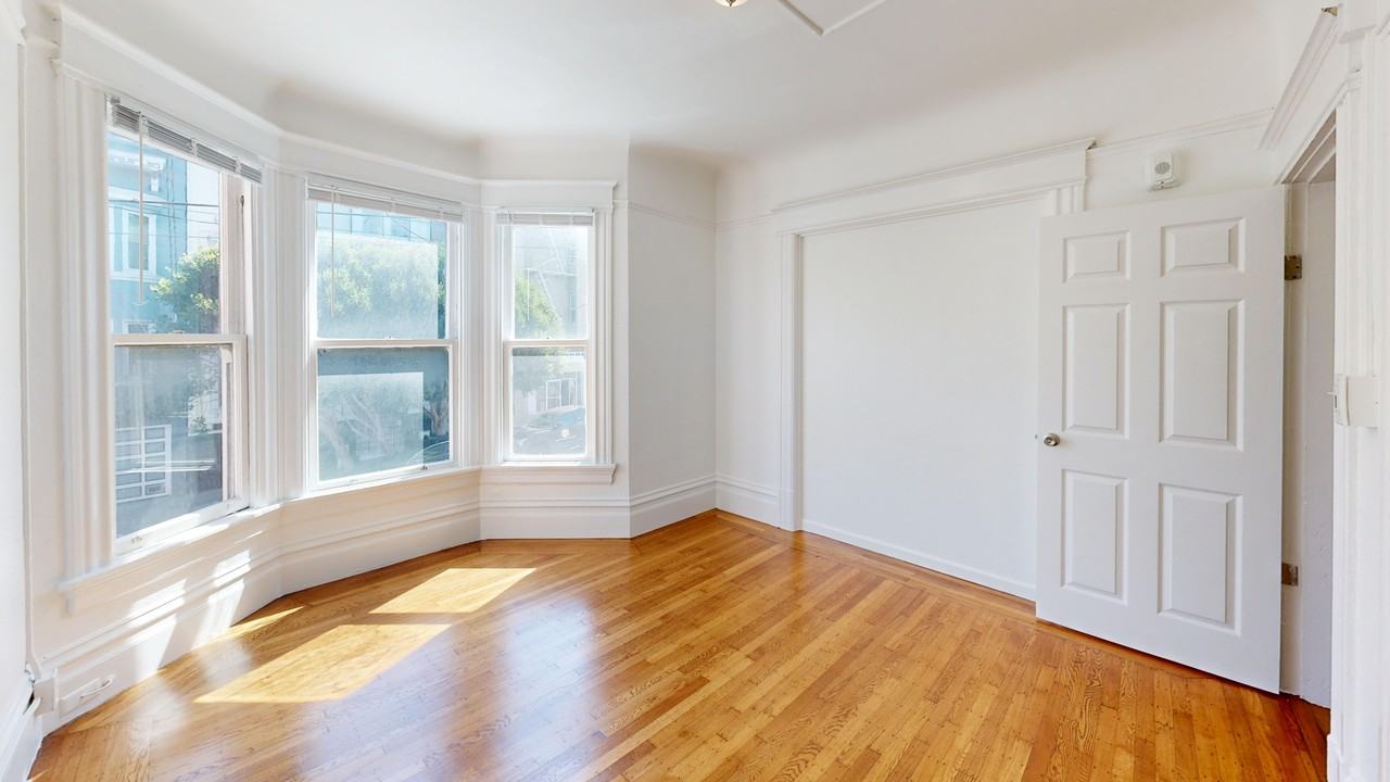 1301 Leavenworth Street - Photo 3 of 28