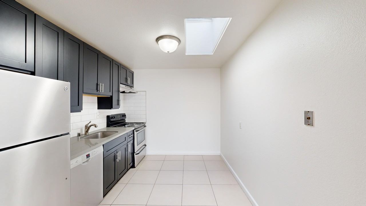 1440 Sutter Street - Photo 5 of 21