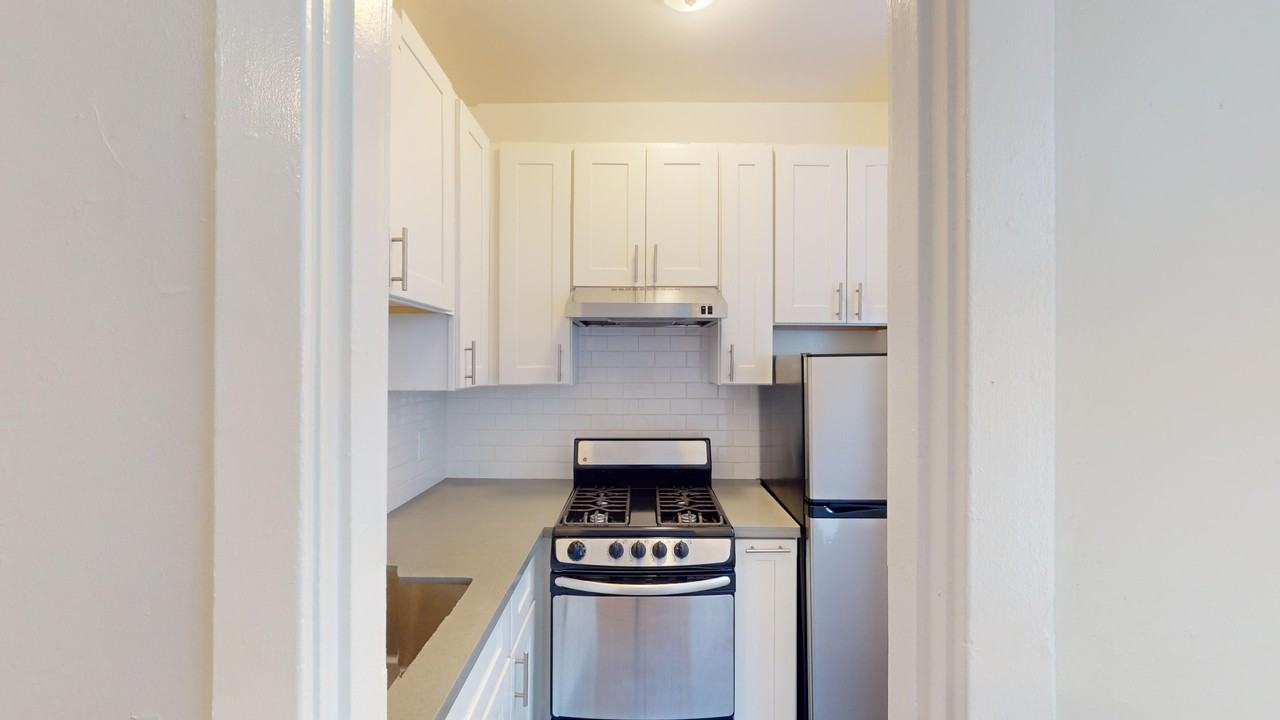 709 Geary Street - Photo 4 of 20