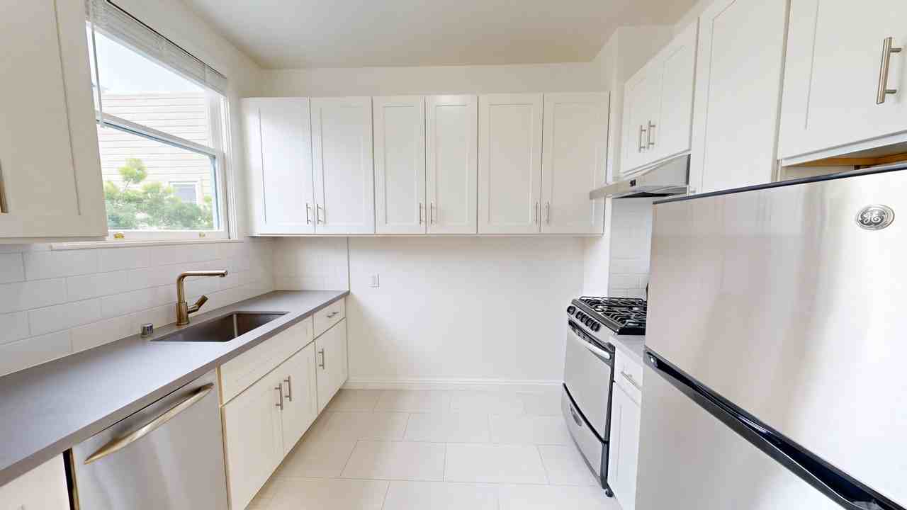 915 Pierce Street - Photo 7 of 9
