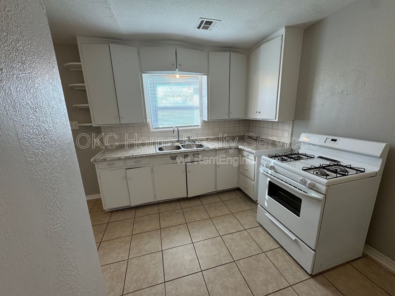 1516 Park Cir - Photo 4 of 14