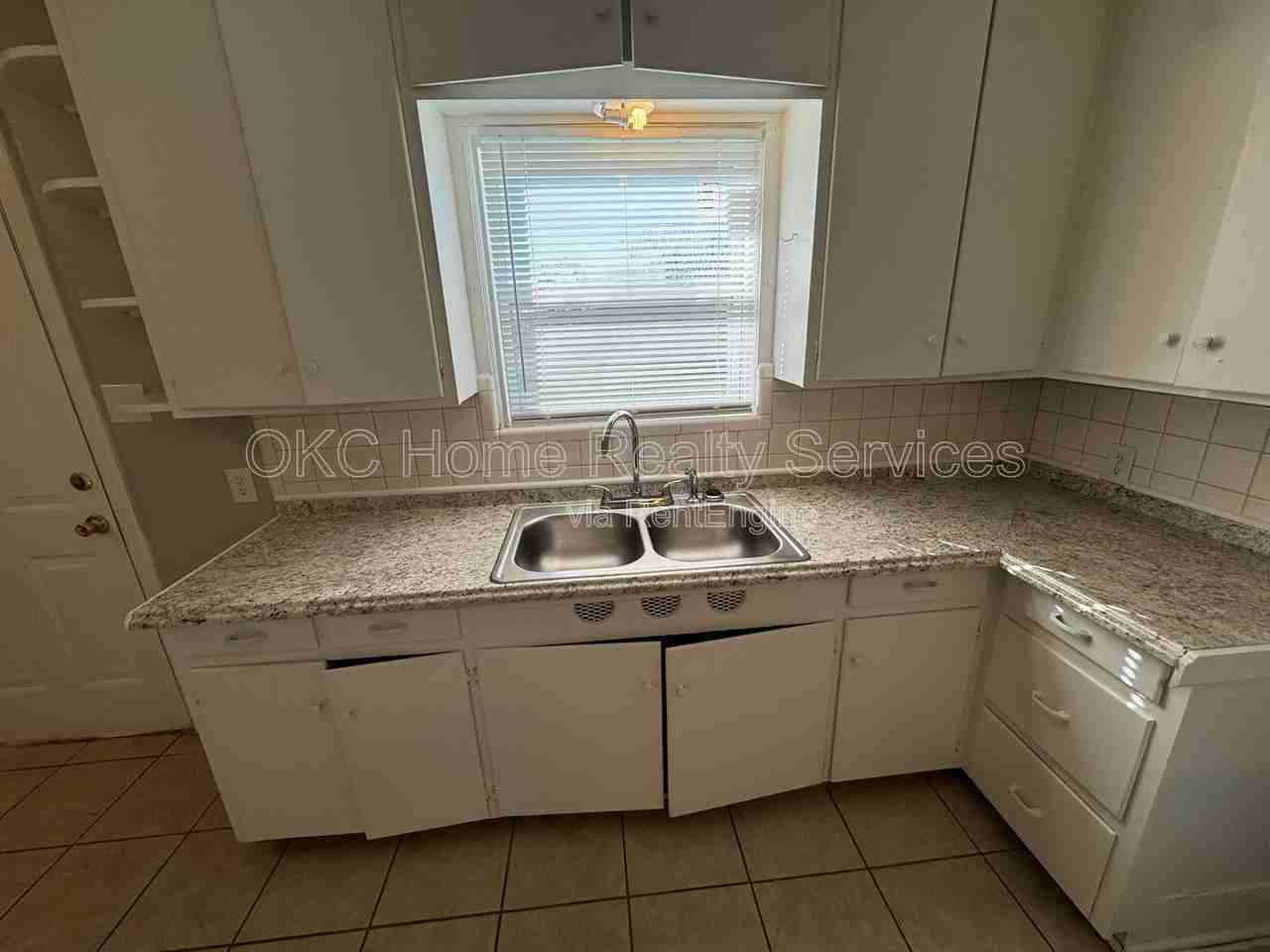 1516 Park Cir - Photo 5 of 14