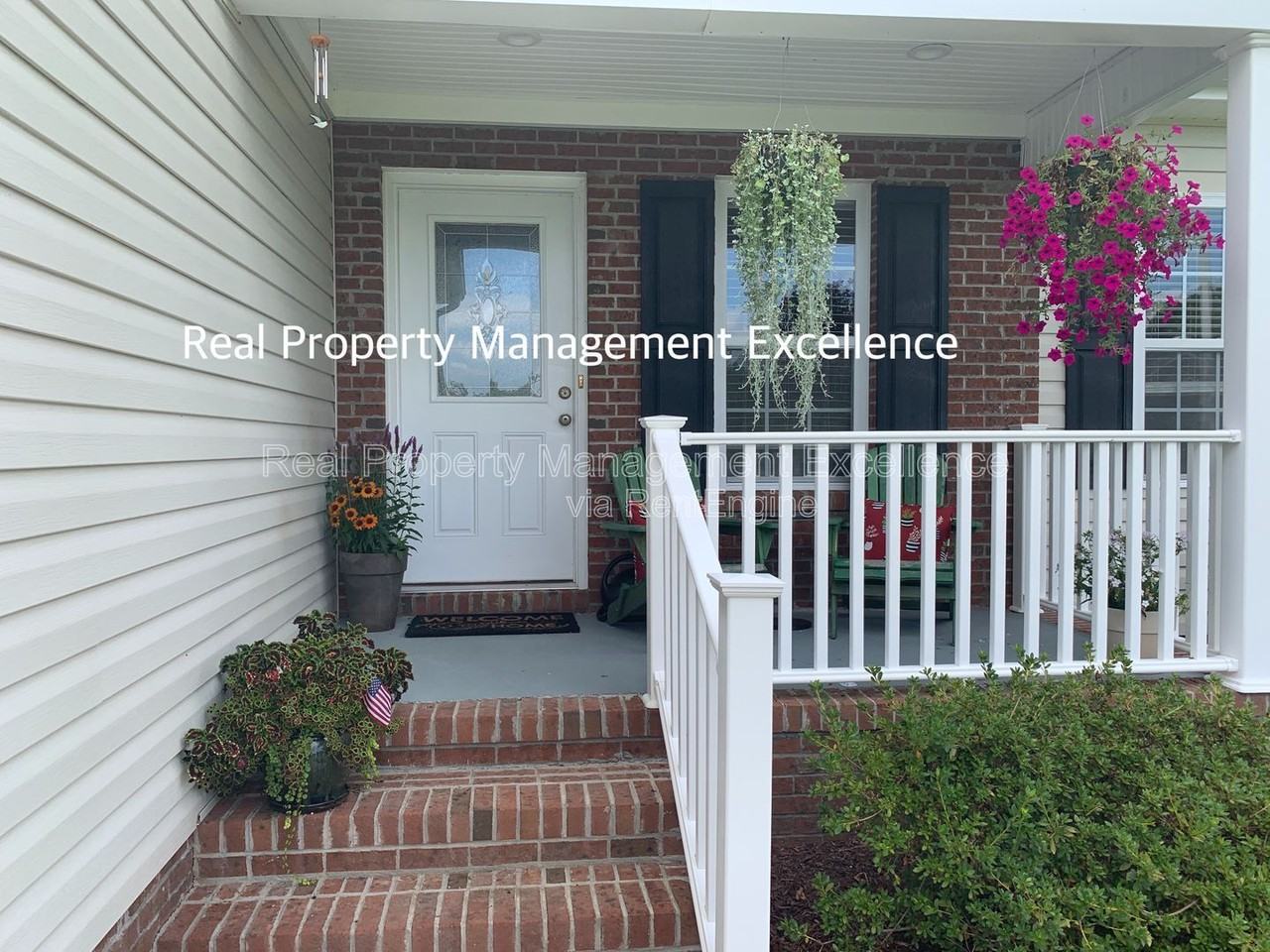 28 Clover Dr - Photo 3 of 19
