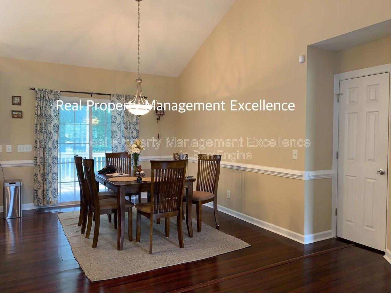 28 Clover Dr - Photo 5 of 19