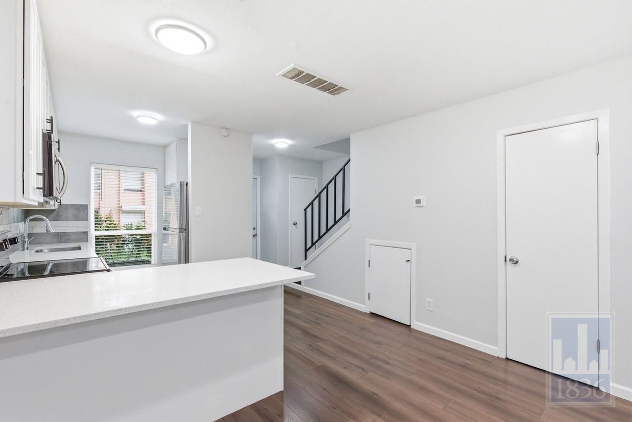 3820 Southway Dr #C - Photo 6 of 50