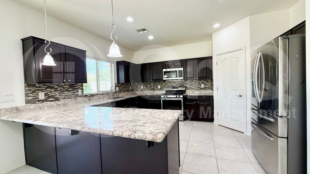 1819 W Bonanza Dr - Photo 3 of 33