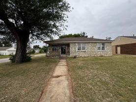 3025 Nw Grand Blvd - Photo 1 of 1
